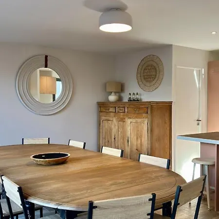 Villa Stylish House In For Quiet Groups