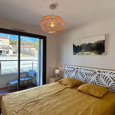 Stylish House In For Quiet Groups Villa