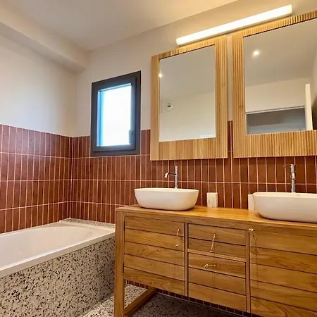 Villa Stylish House In For Quiet Groups *